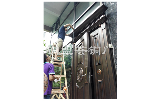 拆除替換某品牌銅門，銅盟薈以品質(zhì)贏人心
